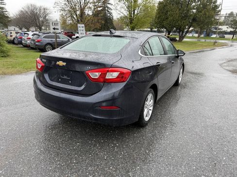Used 2016 Chevrolet Cruze LT w/ Convenience Package FWD image 5