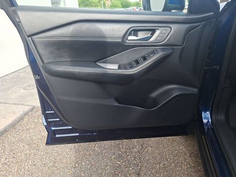 Used 2024 Nissan Rogue SL w/ SL Premium Package FWD image 10