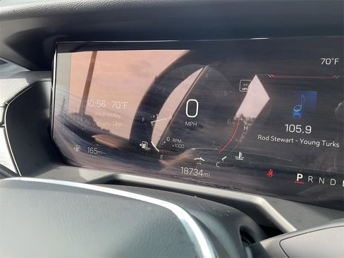 Used 2025 GMC Acadia Elevation image 32