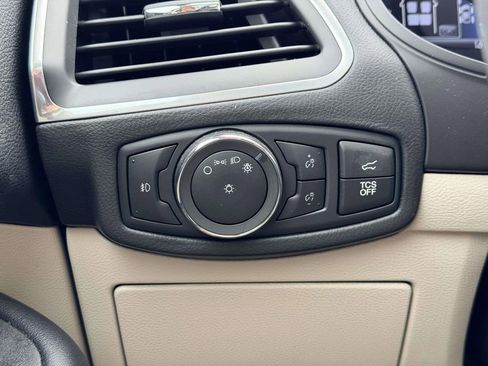 Used 2022 Ford Edge Titanium image 12