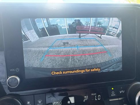 Used 2023 Toyota Highlander LE FWD image 27