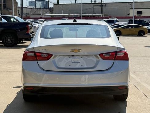 Used 2022 Chevrolet Malibu LS FWD image 5