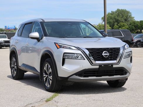 Used 2023 Nissan Rogue SV AWD/4WD image 4