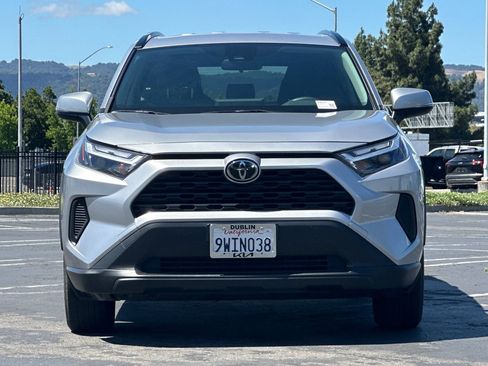 Used 2025 Toyota RAV4 XLE AWD/4WD image 9
