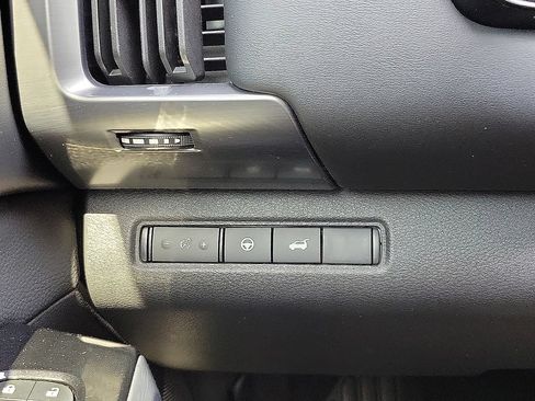Used 2023 Nissan Pathfinder SL AWD/4WD image 14