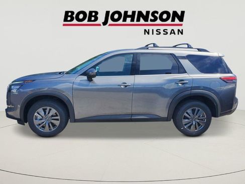 New 2025 Nissan Pathfinder SV w/ SV Premium Package AWD/4WD image 6