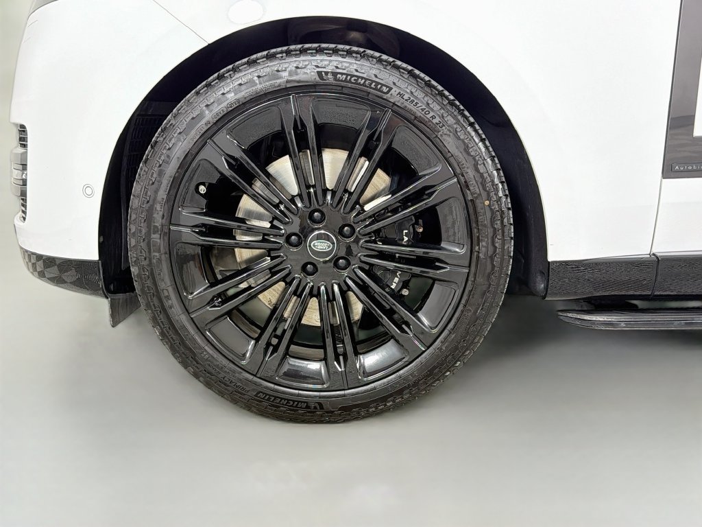 Certified 2024 Land Rover Range Rover Autobiography AWD/4WD image 35