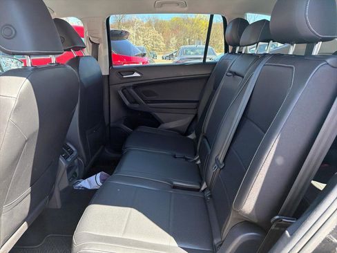 Used 2021 Volkswagen Tiguan SE w/ 3rd Row Seat Package AWD/4WD image 19