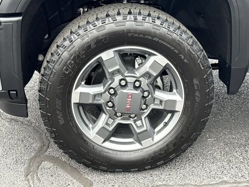 New 2026 GMC Sierra 2500 SLT w/ SLT Premium Package image 18