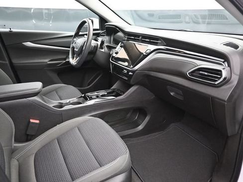 Used 2023 Chevrolet Bolt EUV LT w/ Driver Confidence Package FWD image 16