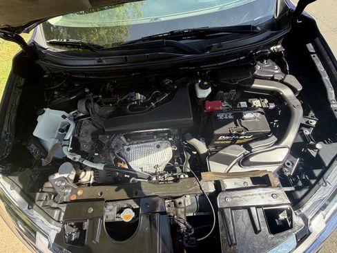 Used 2018 Nissan Rogue SV w/ Premium Package AWD/4WD image 9
