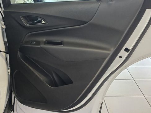 Certified 2024 Chevrolet Equinox LT FWD image 9