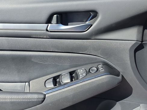 Used 2024 Nissan Altima 2.5 SL image 26