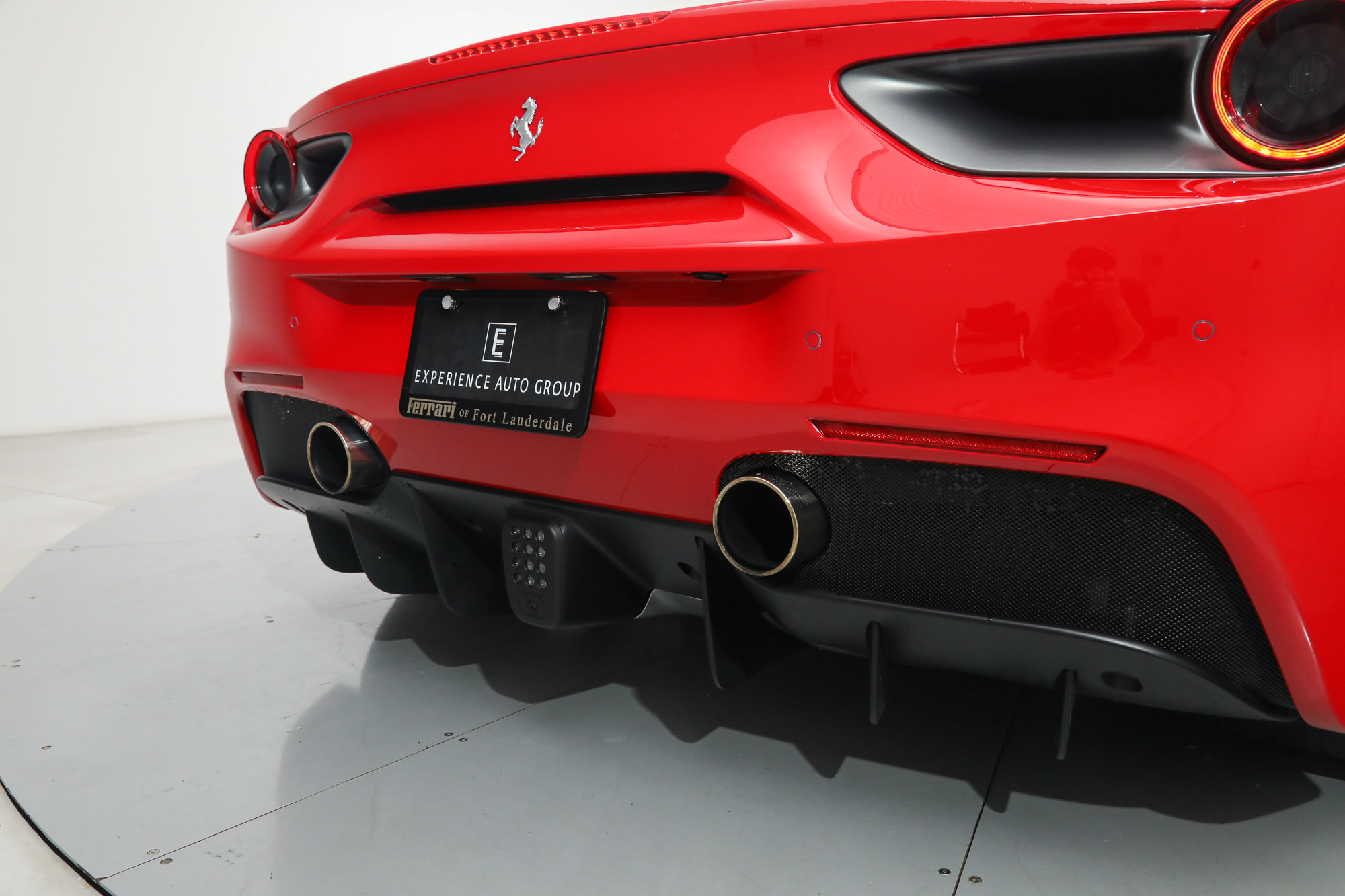 Used 2018 Ferrari 488 GTB RWD image 18