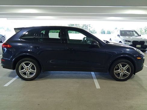 Used 2018 Porsche Cayenne AWD/4WD image 4