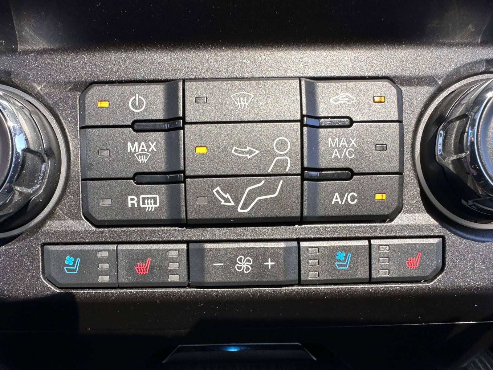 Used 2021 Ford F250 Lariat w/ Lariat Ultimate Package AWD/4WD image 28
