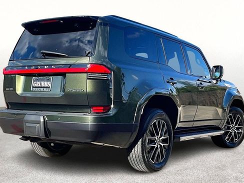 Used 2025 Lexus GX 550 w/ Accessory Package (2T) image 2