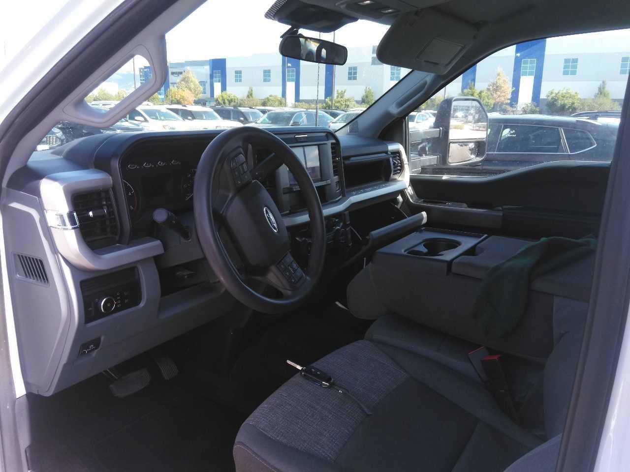 Used 2025 Ford F250 XLT AWD/4WD image 5