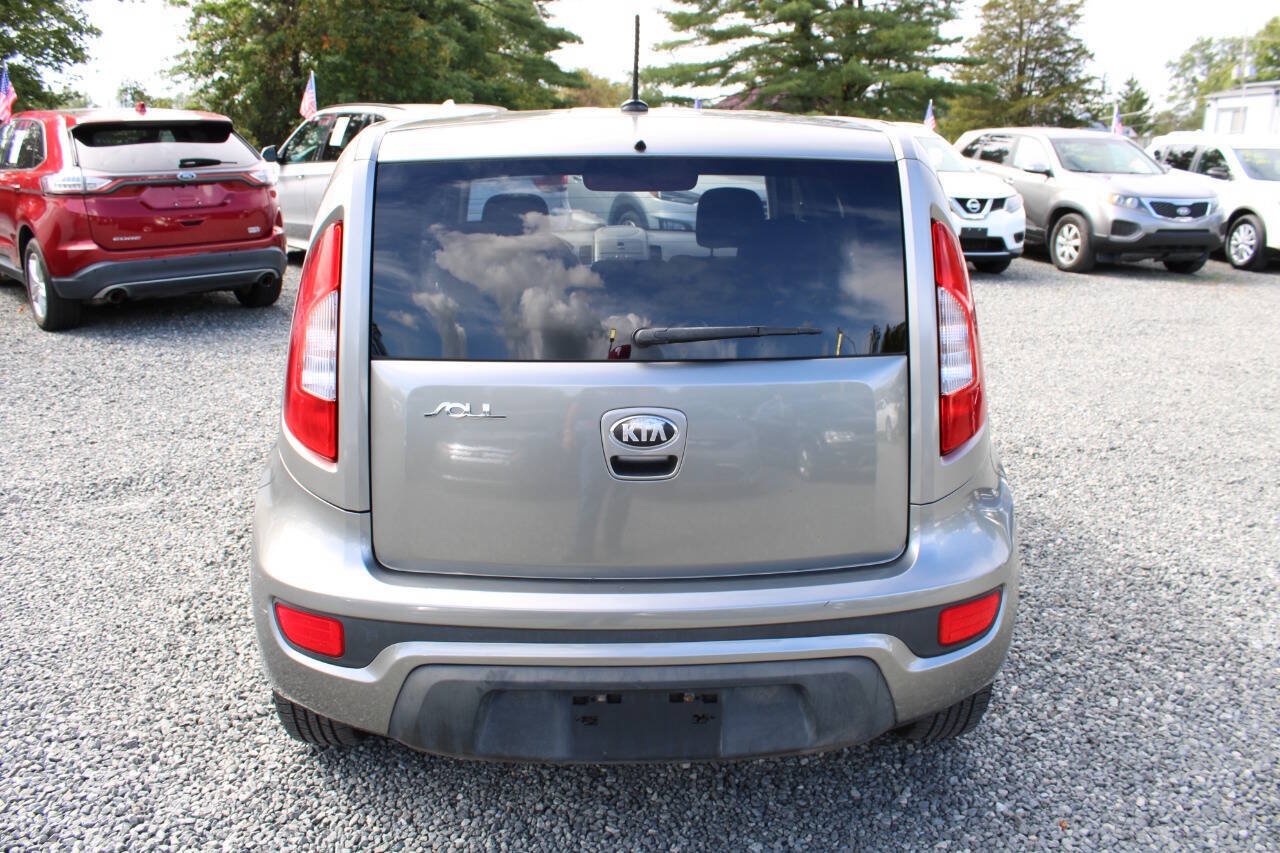 Used 2013 Kia Soul + FWD image 7