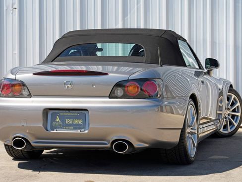 Used 2005 Honda S2000 image 4