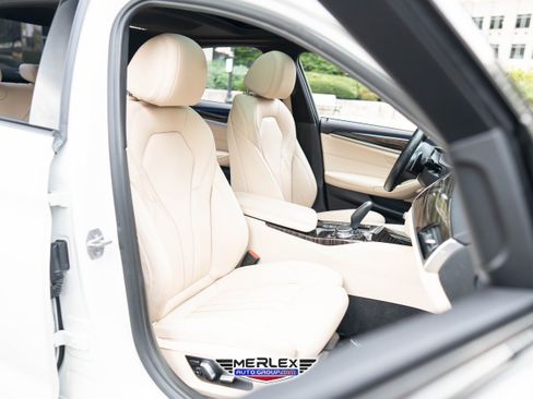 Used 2018 BMW 540i image 16