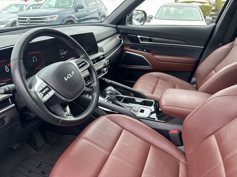 Used 2023 Kia Telluride EX w/ EX Captain's Chair Package image 12