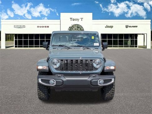 New 2025 Jeep Gladiator Sport image 2