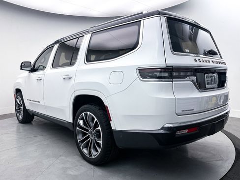 Used 2022 Jeep Grand Wagoneer Series III w/ Flexible Seating Group image 14