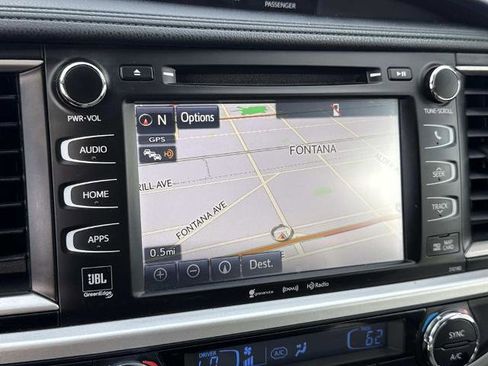 Used 2018 Toyota Highlander Limited Platinum w/ Carpet Mat Package (TMS) image 12