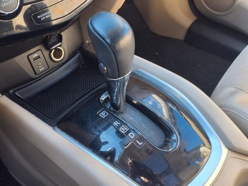 Used 2016 Nissan Rogue SL w/ SL Premium Package image 15