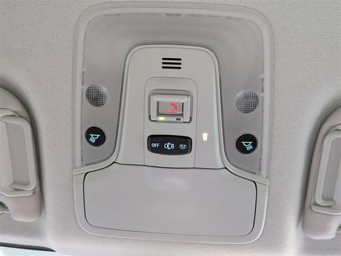 Used 2021 Toyota Prius XLE image 31