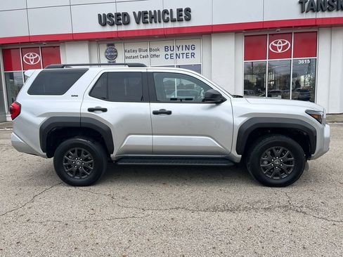 Used 2025 Toyota 4Runner SR5 image 6