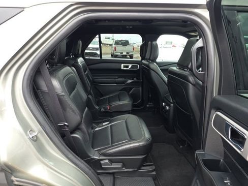 Used 2020 Ford Explorer XLT w/ Equipment Group 202A image 12