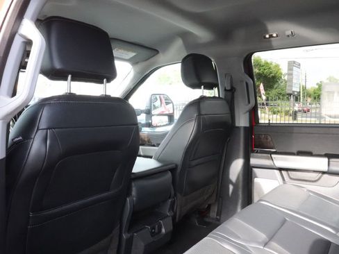 Used 2023 Ford F450 Lariat w/ Chrome Package image 19