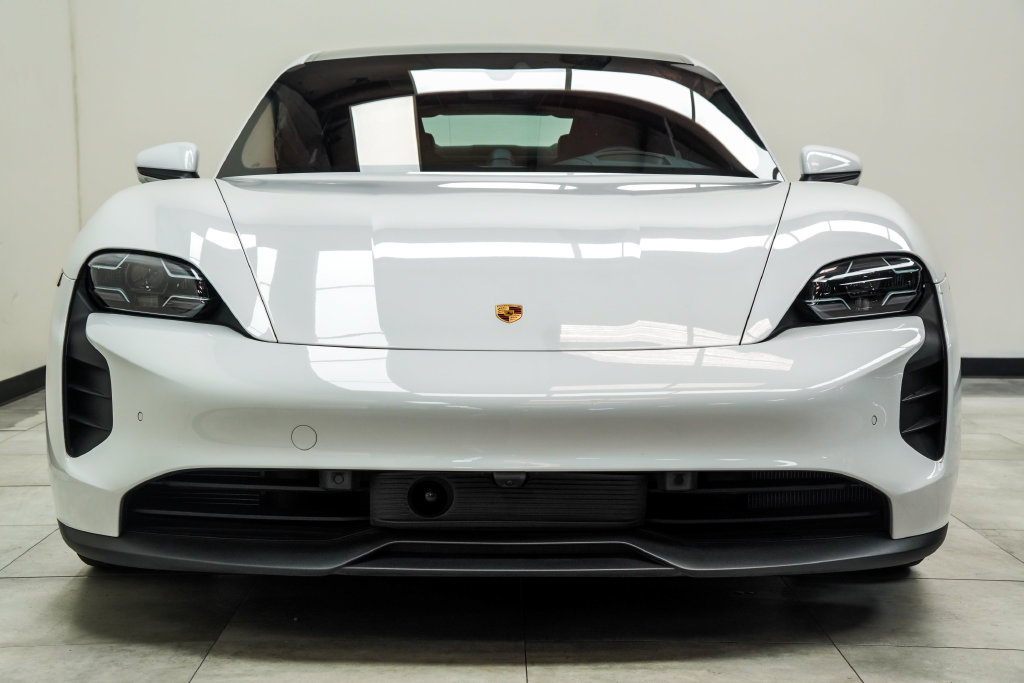 Used 2022 Porsche Taycan GTS AWD/4WD image 7