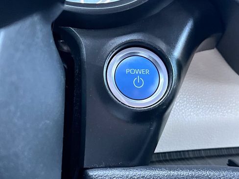Certified 2023 Toyota Sienna Platinum FWD image 28