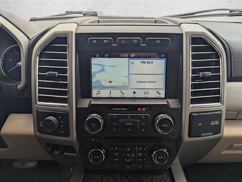 Used 2017 Ford F250 Lariat w/ Lariat Value Package AWD/4WD image 11