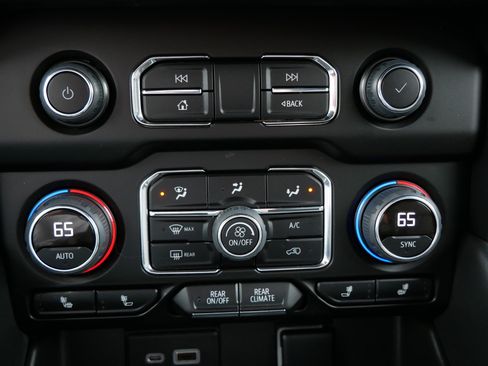 Used 2022 Chevrolet Tahoe LT w/ LT Signature Plus Package image 23