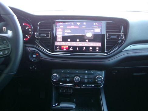 Used 2025 Dodge Durango R/T AWD/4WD image 15