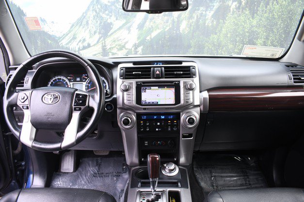 Used 2018 Toyota 4Runner Limited AWD/4WD image 18