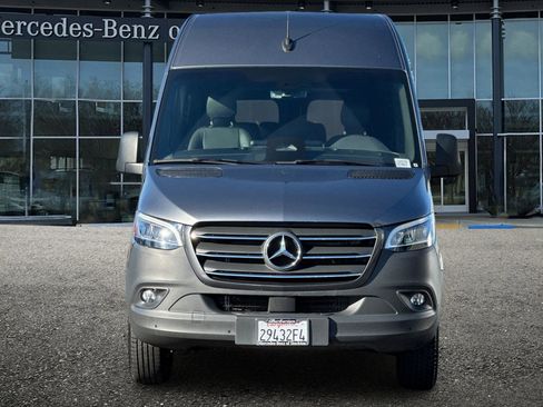 Used 2025 Mercedes-Benz Sprinter 2500 image 9