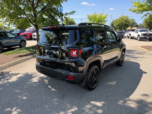 Used 2020 Jeep Renegade Altitude AWD/4WD image 5