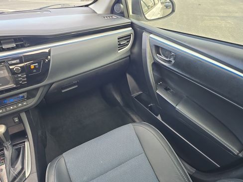Used 2014 Toyota Corolla S image 12