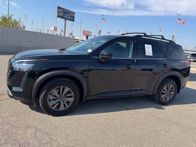 Used 2026 Nissan Pathfinder SV FWD image 3