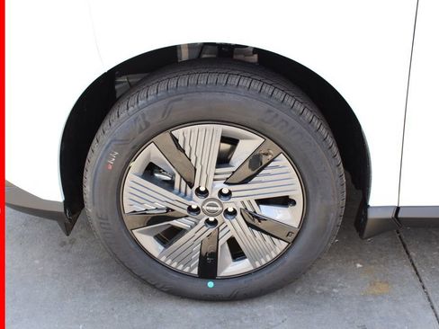 New 2025 Nissan Murano SL image 8