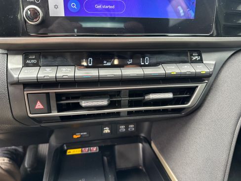 Used 2025 Toyota Camry LE FWD image 28