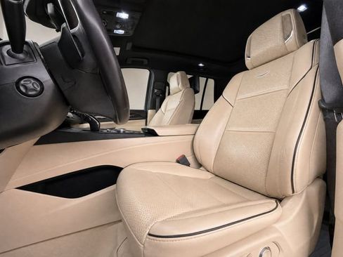 Used 2023 Cadillac Escalade Premium Luxury w/ LPO, Floor Liner Package AWD/4WD image 13