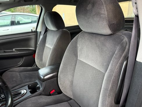 Used 2014 Chevrolet Impala LT w/ LT Sunroof Package image 16