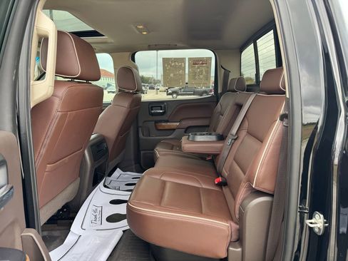 Used 2018 Chevrolet Silverado 1500 High Country image 16
