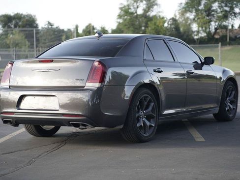 Used 2020 Chrysler 300 Touring w/ Sport Appearance Package RWD image 5